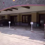 Amellia Pasteur Hotel