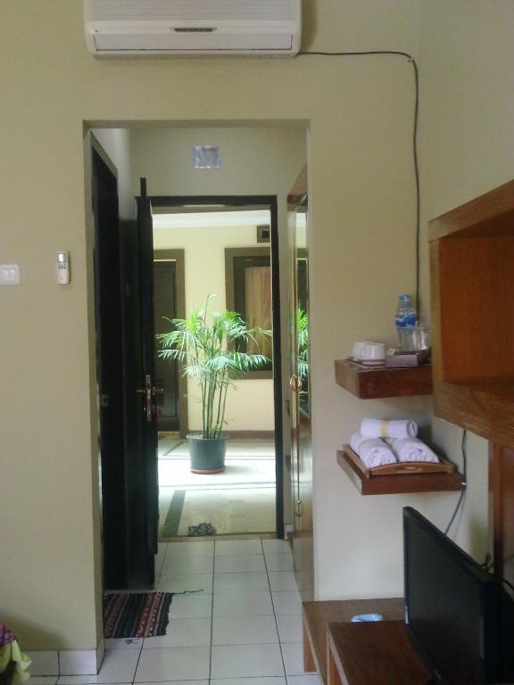 Amellia Pasteur Bandung